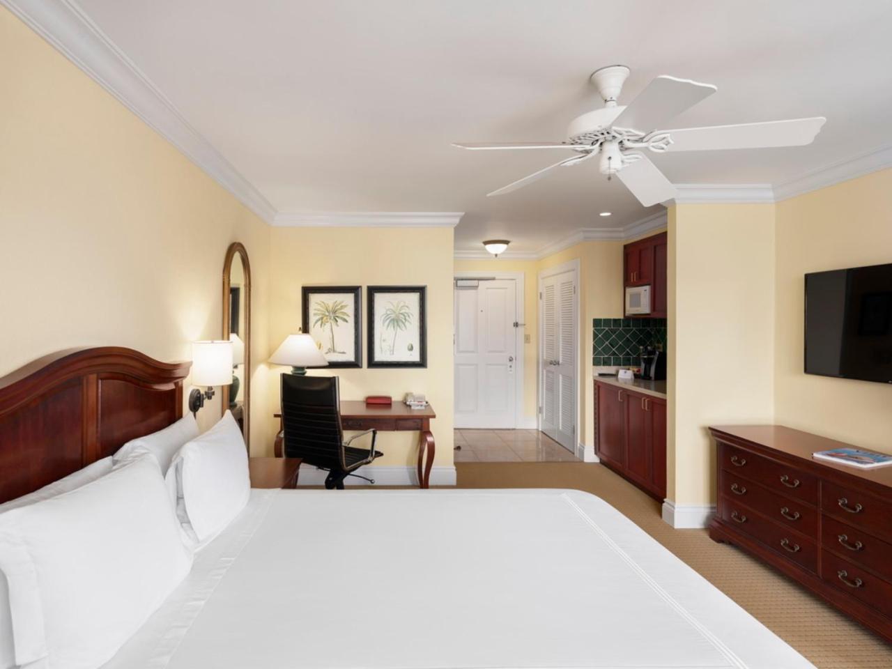 Royal Palms Hotel Hamilton City Exterior photo